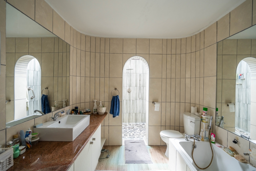 7 Bedroom Property for Sale in West Beach Eastern Cape